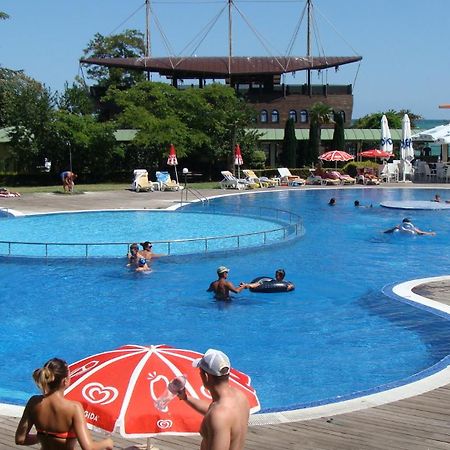 Admiral Apartments Golden Sands Ngoại thất bức ảnh