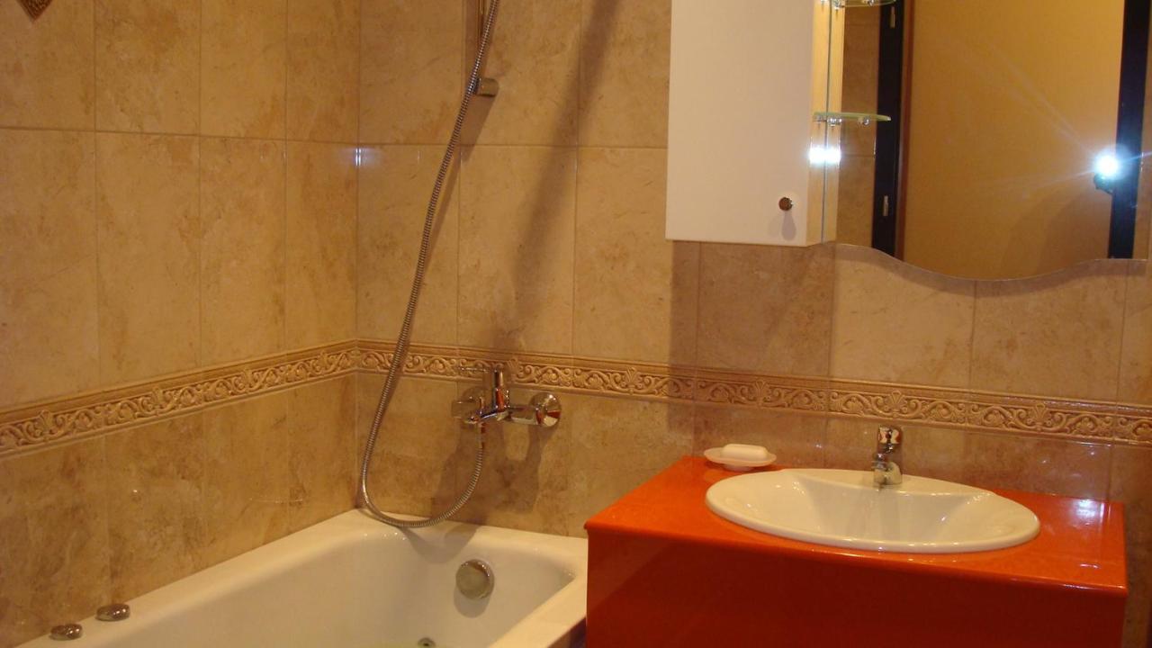 Admiral Apartments Golden Sands Phòng bức ảnh