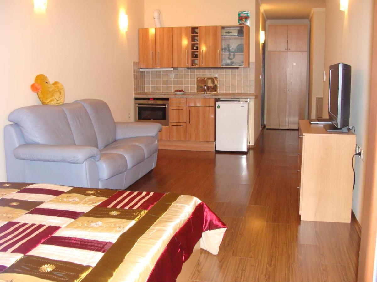 Admiral Apartments Golden Sands Phòng bức ảnh