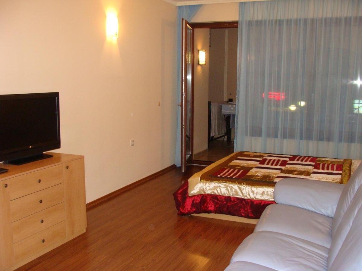 Admiral Apartments Golden Sands Phòng bức ảnh