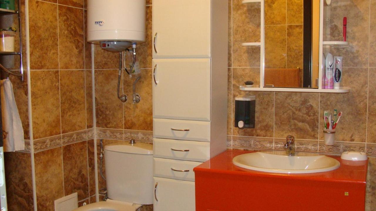 Admiral Apartments Golden Sands Phòng bức ảnh