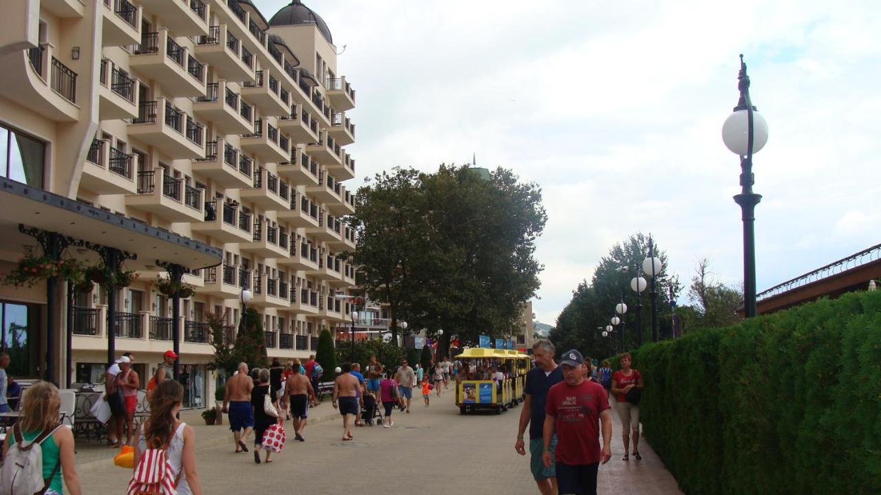 Admiral Apartments Golden Sands Phòng bức ảnh